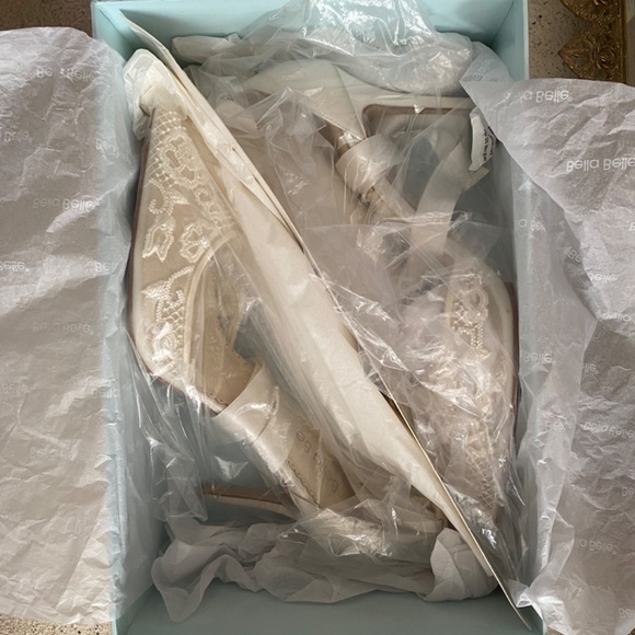 Bella Belle Penelope Ivory Wedding heels 8.5 M NWT - Picture 4 of 16